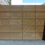 54 - Charolas horizontal con puerta peatonal incluida